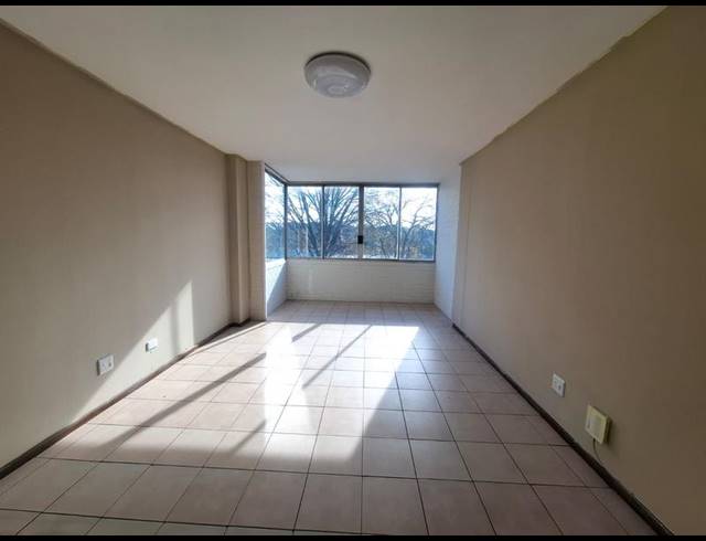 3 BEDROOM PROPERTY TO RENT IN FLORIDA LAKE